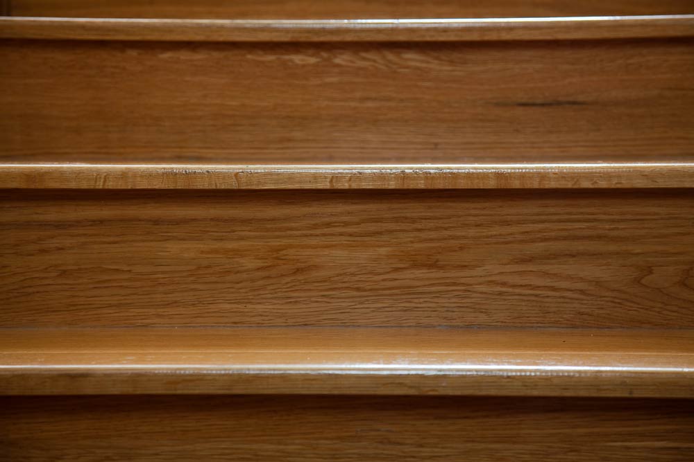  Cómo hacer una escalera de madera: ver los pasos y materiales necesarios