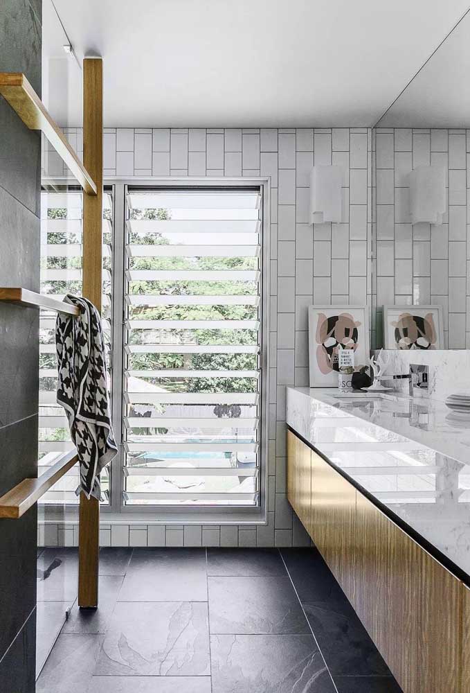  Kylpyhuoneen ikkuna: tutustu päätyyppeihin ja katso 60 inspiroivaa kuvaa