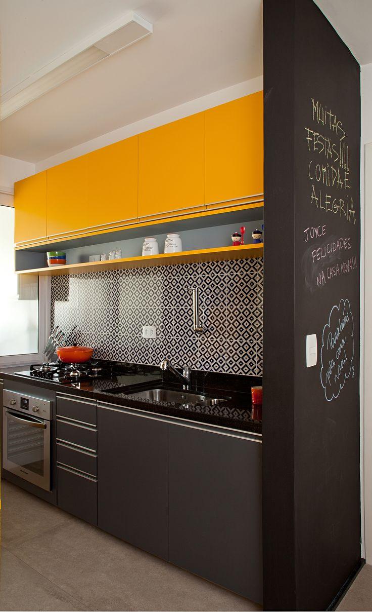  60 ilusat ja inspireerivat kaunistatud kollast kööki