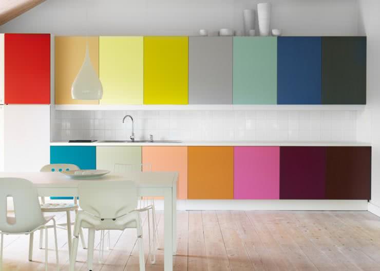  Bucătărie colorată: 90 de inspirații uimitoare de decorare