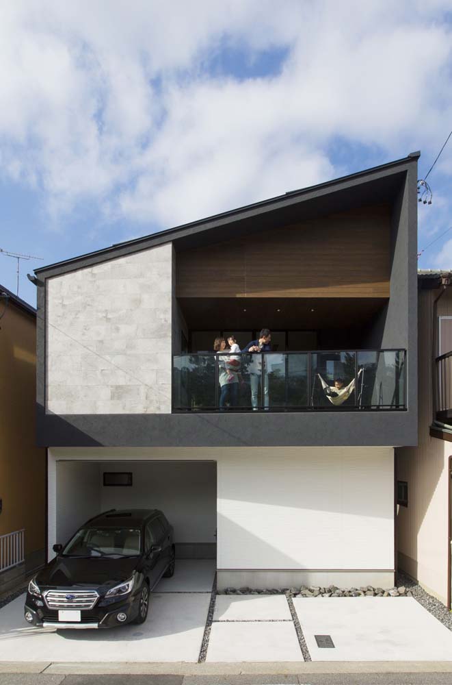  Fachadas de casas sinxelas con balcón: 50 ideas con fotos inspiradoras