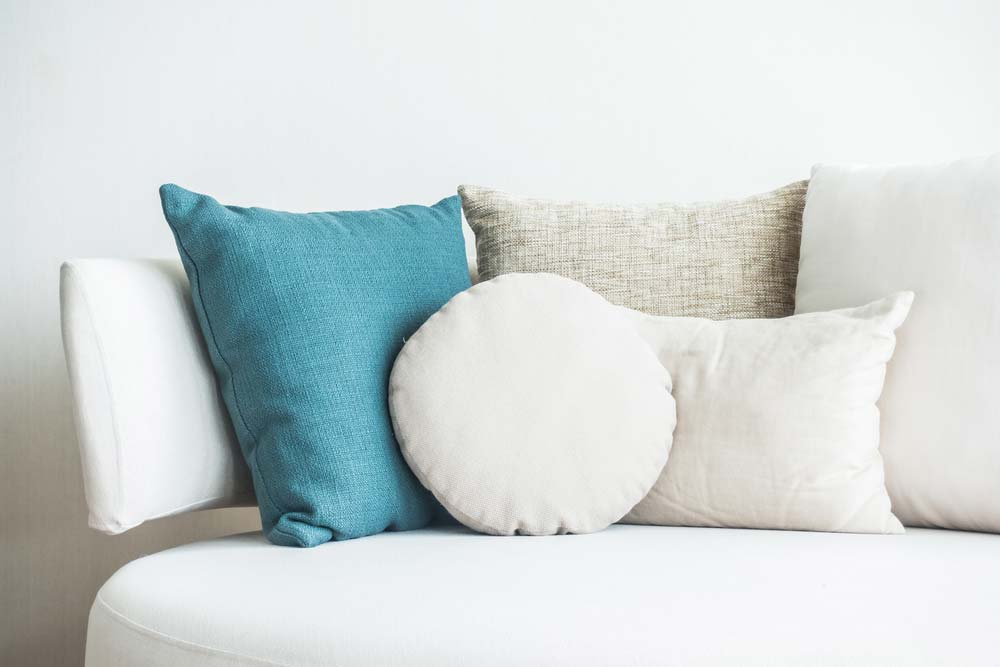  Com eliminar la mala olor del sofà: 5 consells útils a seguir