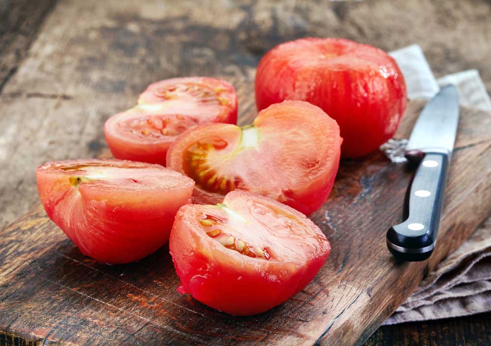  Cách loại bỏ vỏ cà chua: xem từng bước thực tế và dễ dàng