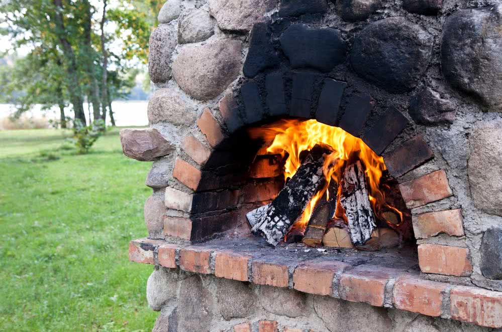  Cureyên barbecue: avantaj û dezawantajên sereke dizanin