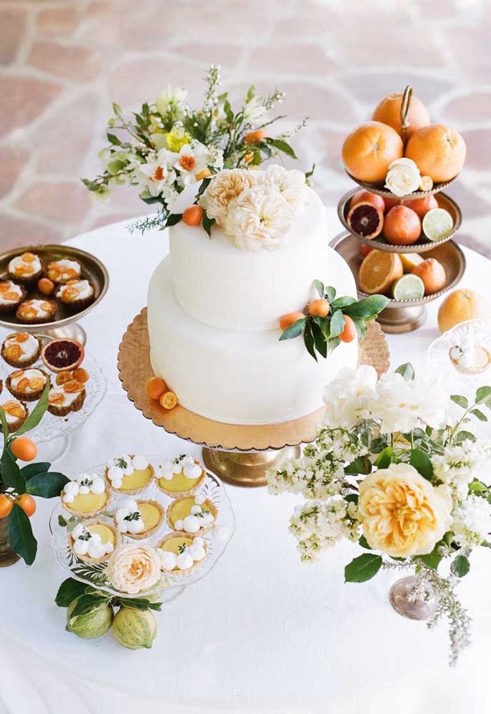  طاولة كعكة الزفاف: أنواع و 60 فكرة ملهمة للتحقق منها